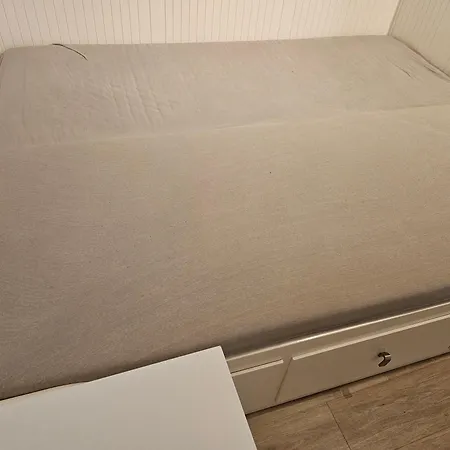 Huge Next To Train Station Close To The Center Apartmán *