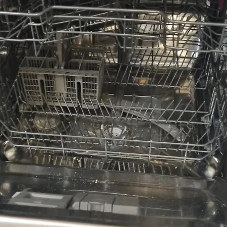 アパート Huge Next To Train Station Close To The Center ブラチスラヴァ