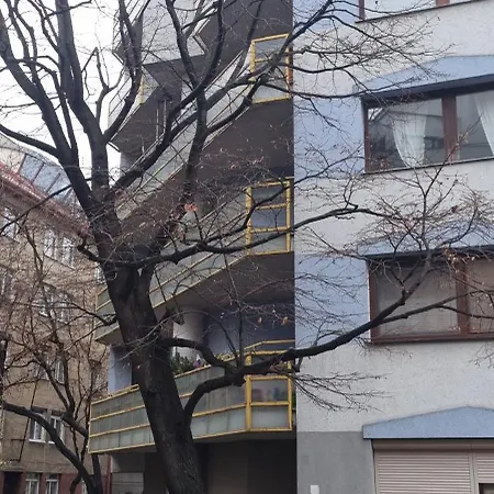 Huge Next To Train Station Close To The Center Lägenhet Bratislava