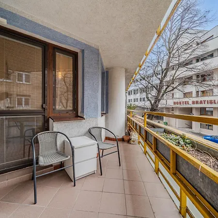 Huge Next To Train Station Close To The Center Διαμέρισμα