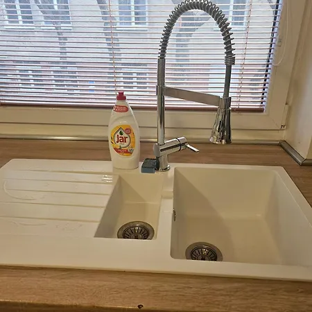 Apartament Huge Next To Train Station Close To The Center Bratislava